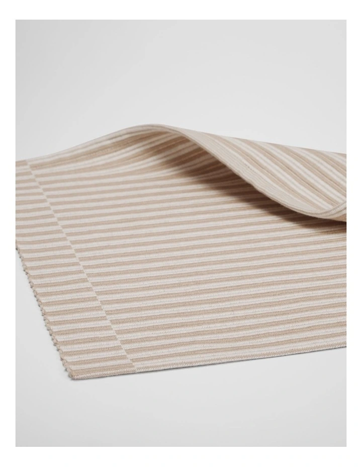 Tarra Placemat in Natural image 3