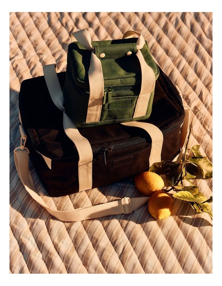 Bay Small Cooler Bag in Evergreen image 2
