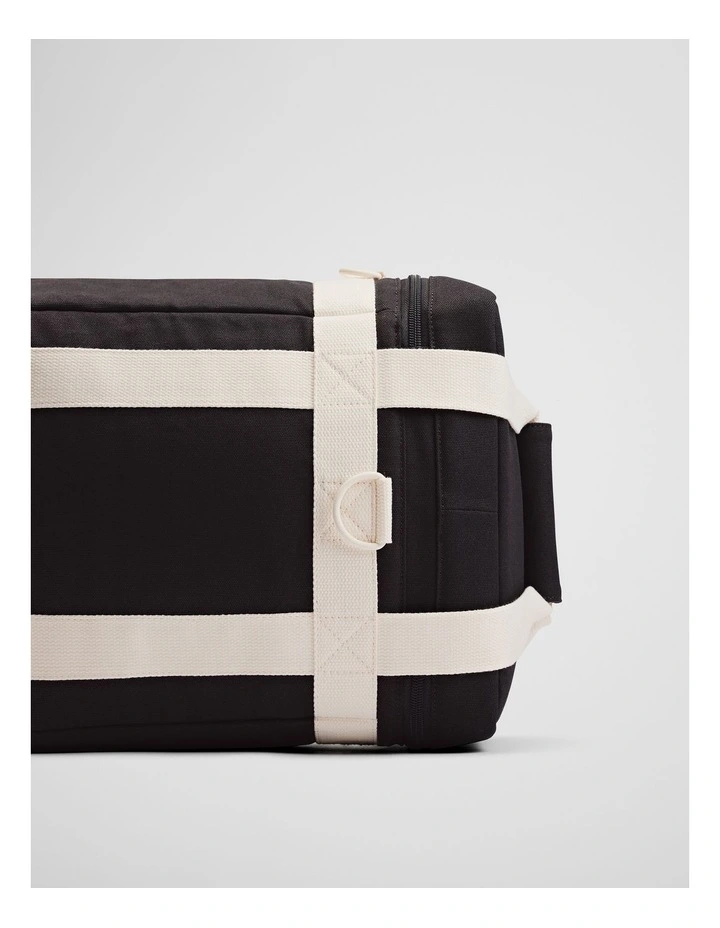 Bay Medium Cooler Bag in Charcoal image 4