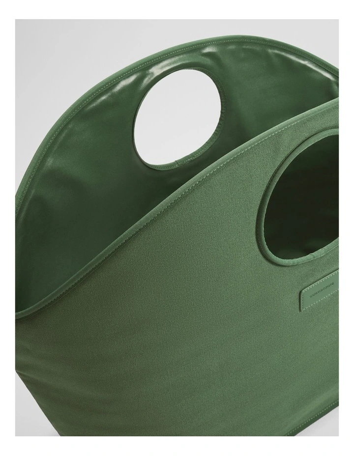 Bay Beach Bag in Evergreen image 2