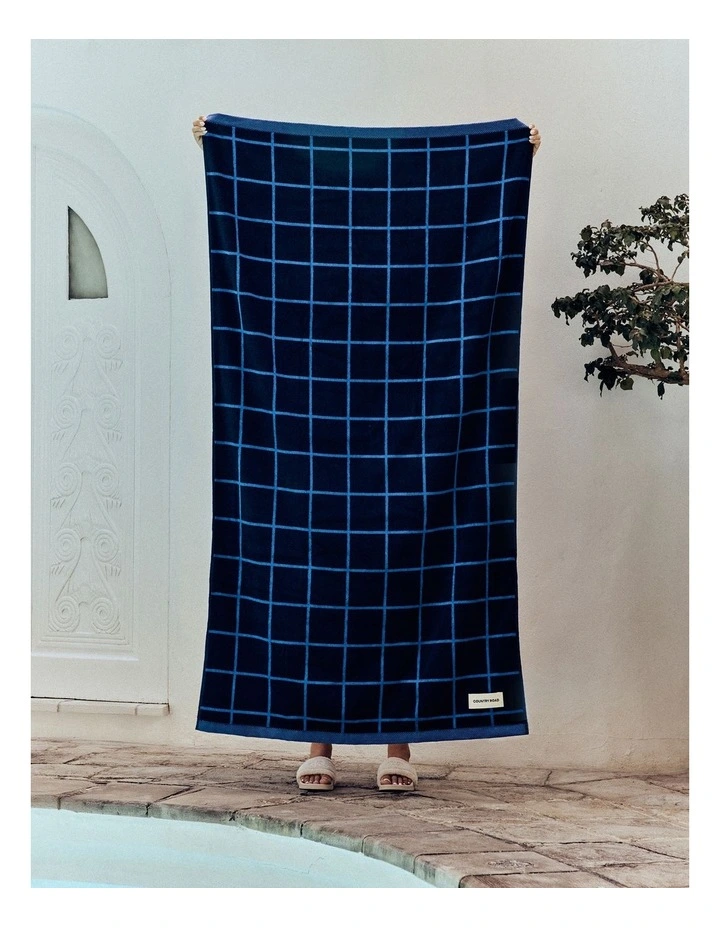 Bowen Australian Cotton Beach Towel in Navy image 2