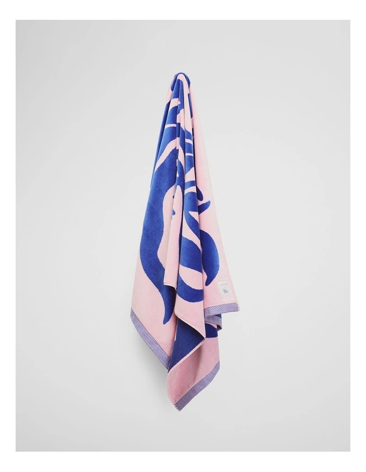 Karkalla Australian Cotton Beach Towel in Dawn Pink image 4