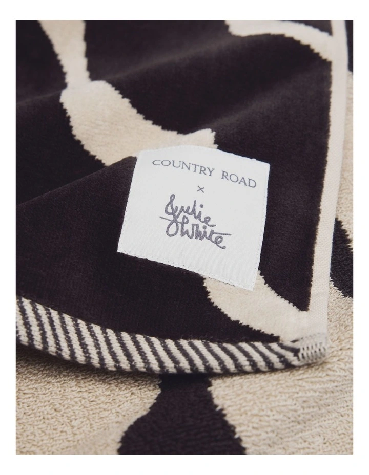 Cr X Julie White Australian Cotton Ripple Sport Towel in Charcoal Sand image 2