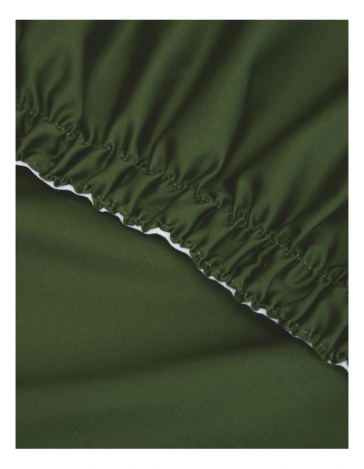 Dita Queen Fitted Sheet in Dark Olive image 2