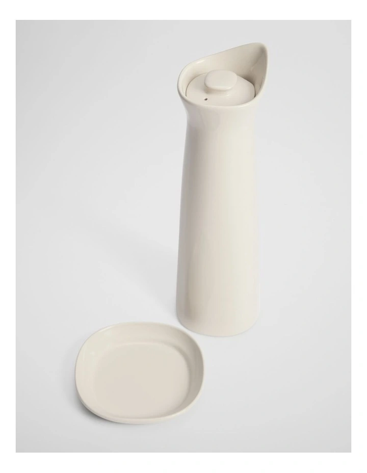 Vara Large Oil Pourer in Natural image 3