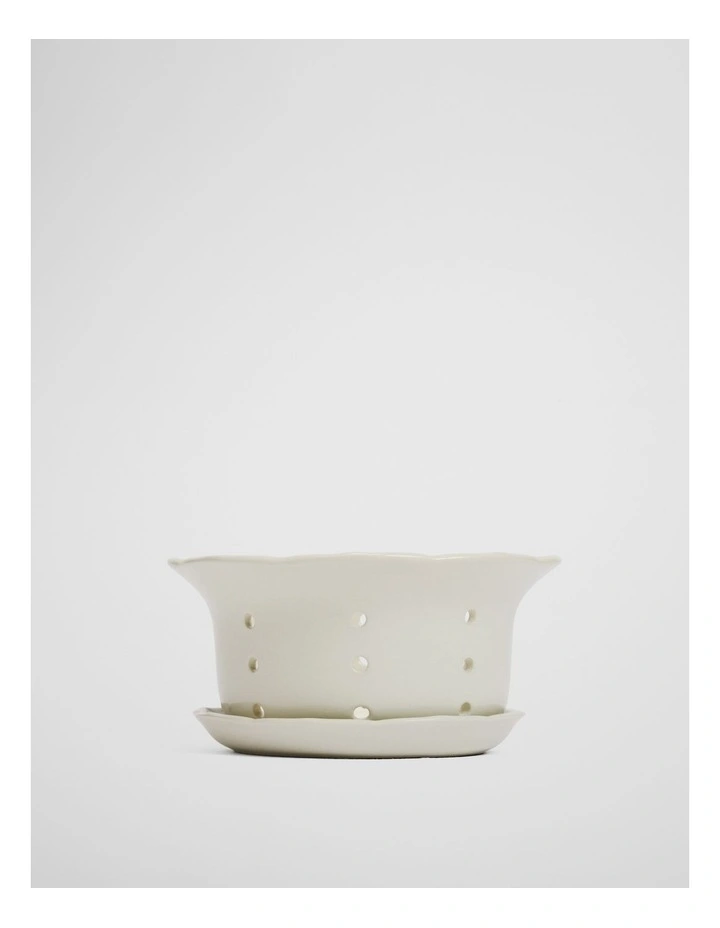 Luna Berry Bowl And Dish in Off White image 1