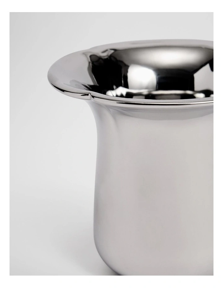 Olinda Short Metallic Vase in Silver image 3