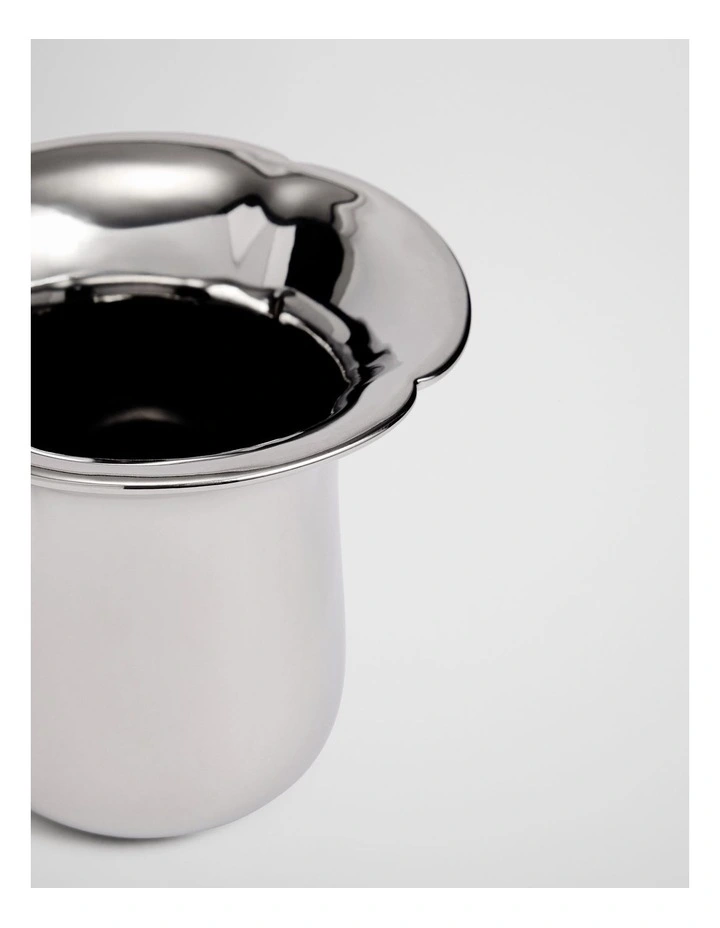 Olinda Short Metallic Vase in Silver image 4