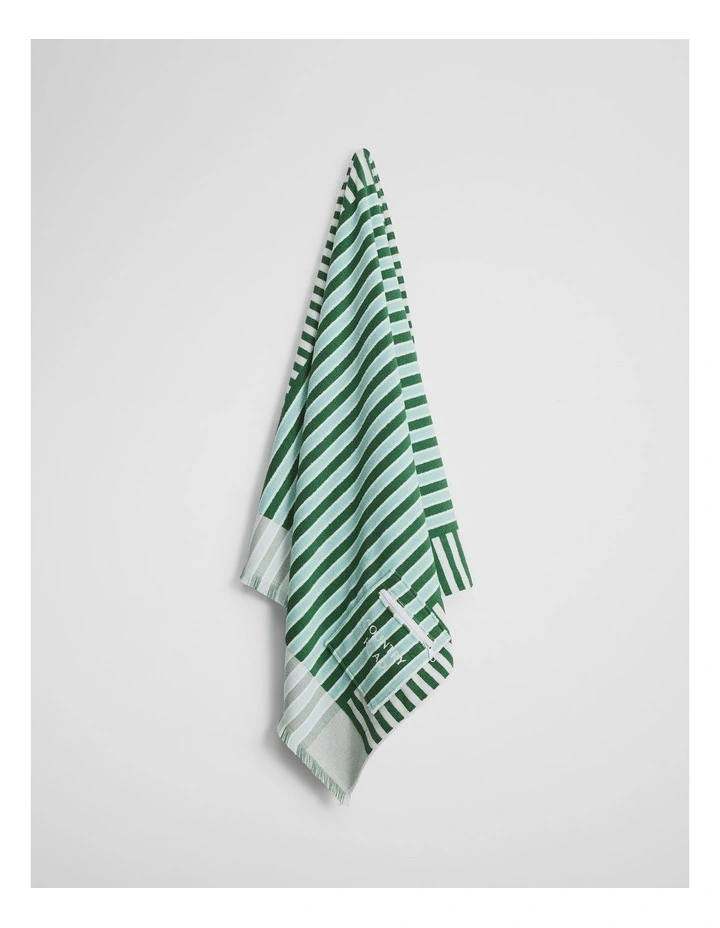 Bribie Pocket Towel in Verdant Green image 3