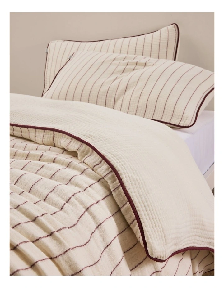 Kids Ayla King Single Quilt Cover in Ruby image 2