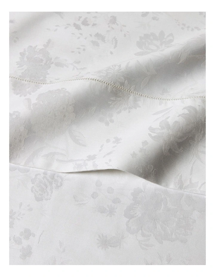 Organic Cotton Bethany Jacquard Pillowcase in Beige image 2