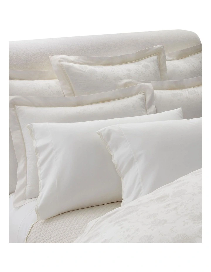Organic Cotton Bethany Jacquard Pillowcase in Beige image 3