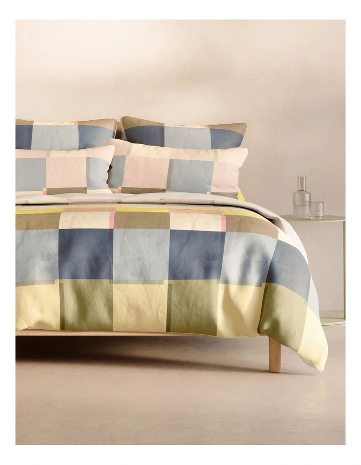 Tayo Quilt Cover Set in Multi image 1