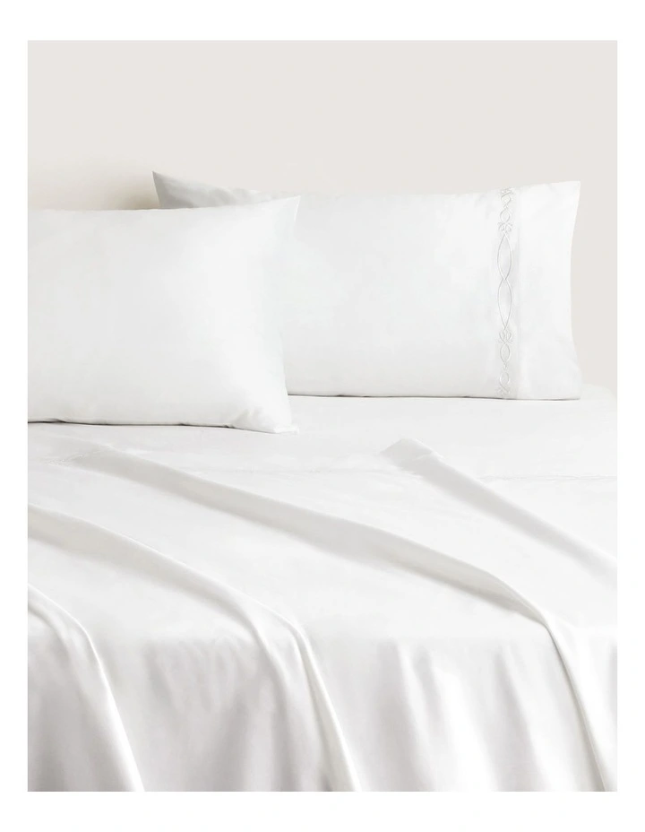 1200TC Palais Trellis Flat Sheet in Snow image 1