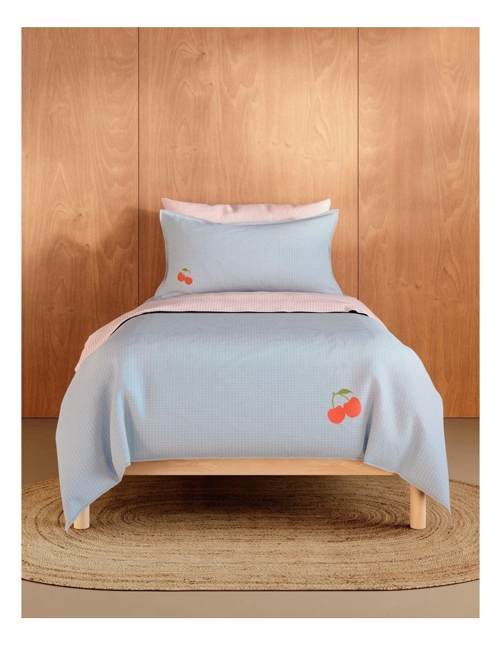 Calaway Quilt Cover Set in Multi image 3