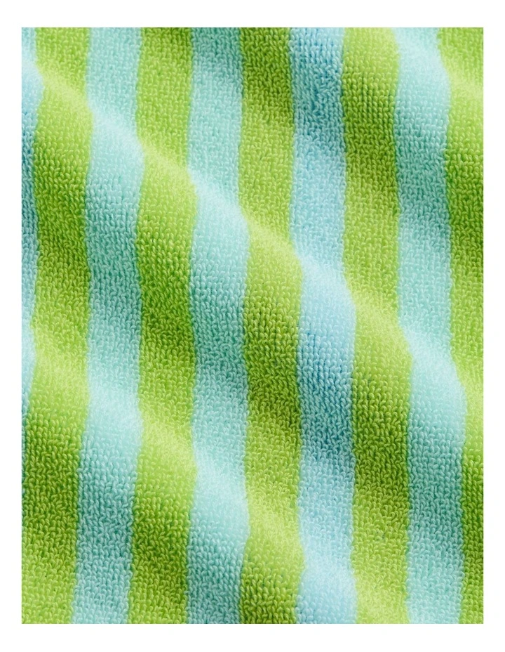 Wavelet Poncho in Pea image 2