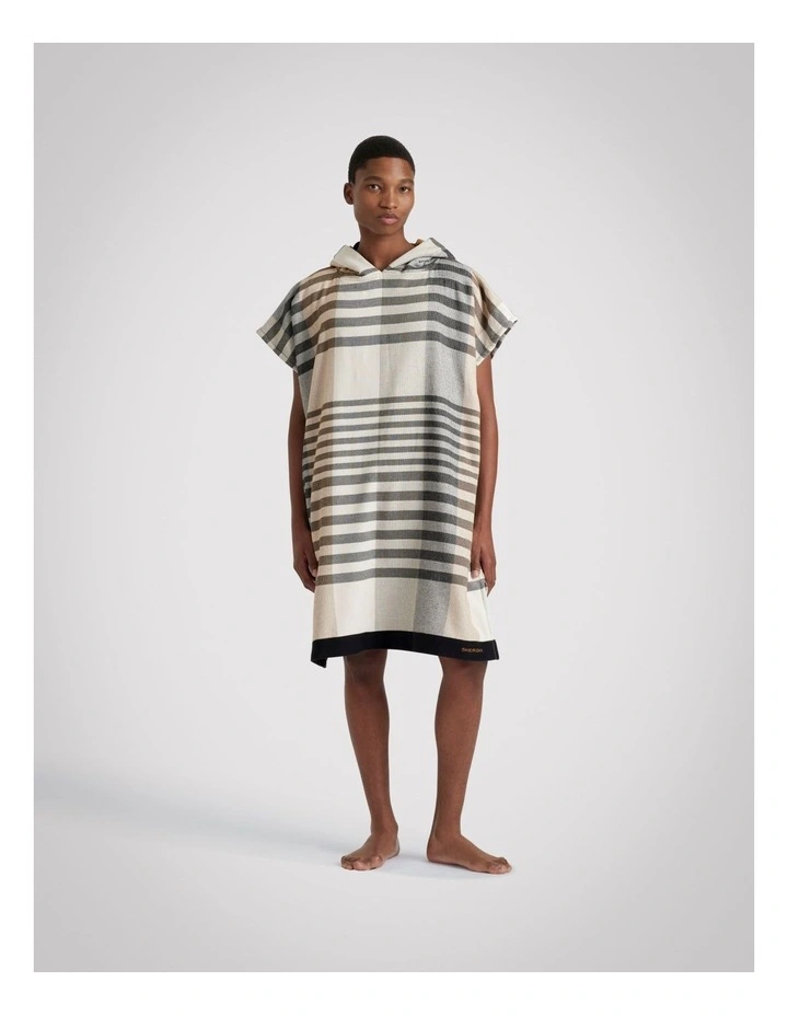 Elmore Beach Poncho in Ebony image 2