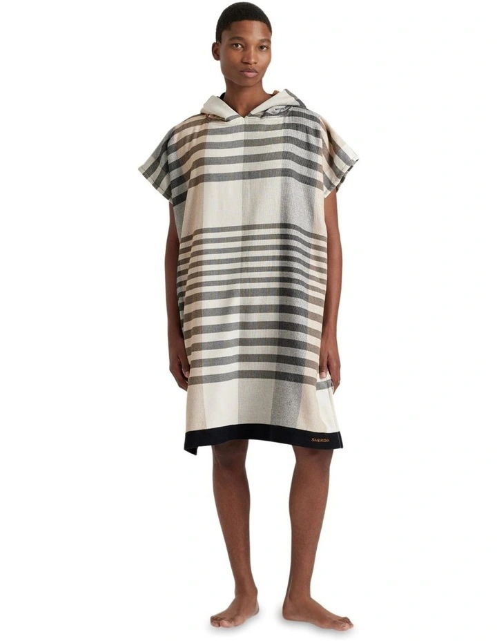 Elmore Beach Poncho in Ebony image 2