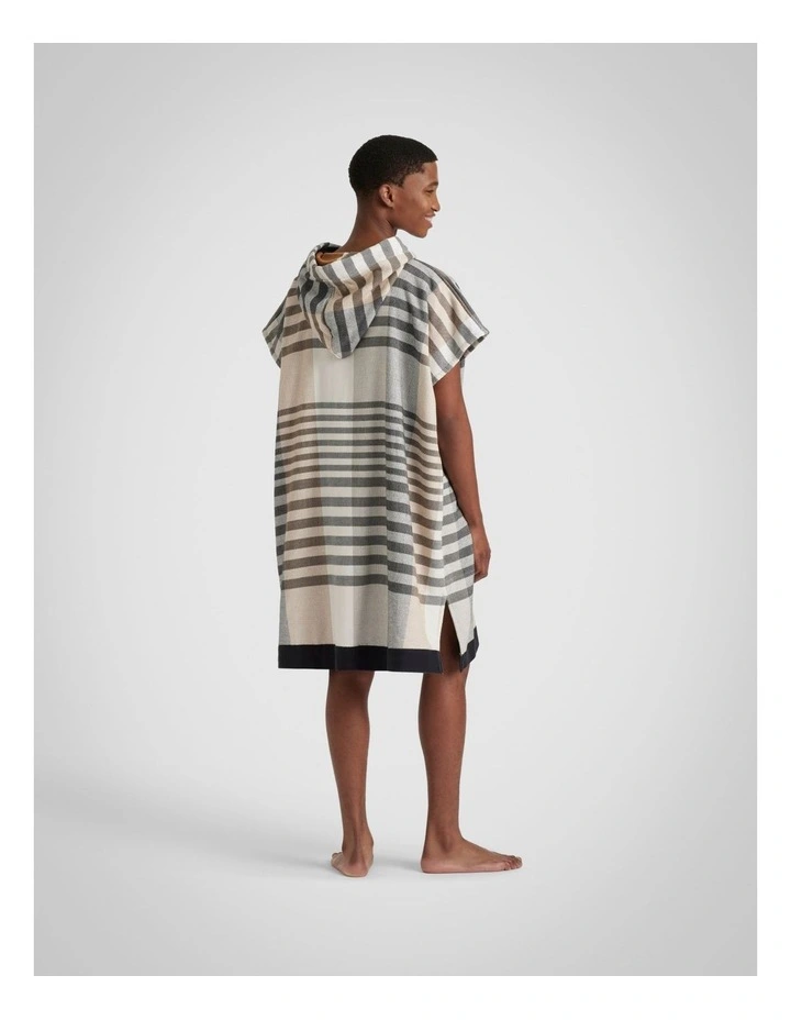 Elmore Beach Poncho in Ebony image 3