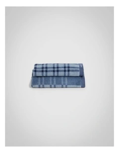 Enlow Towel Collection in Orient Blue