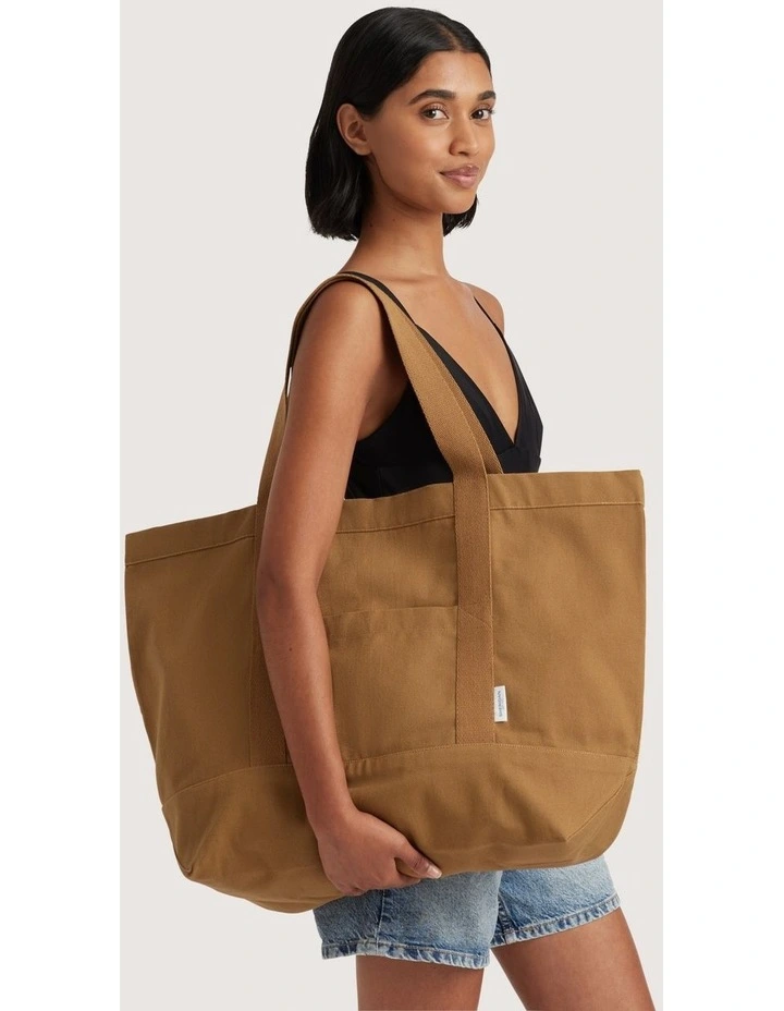 Palmes Tote Bag in Tabac image 1
