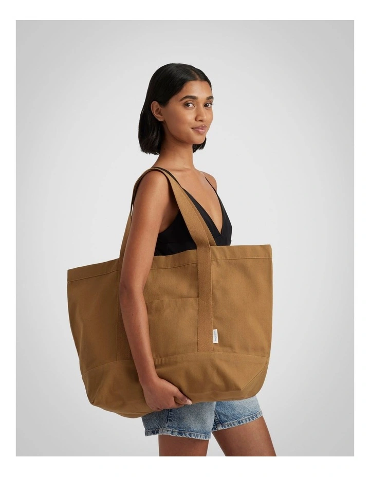 Palmes Tote Bag in Tabac image 2