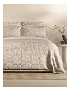 Saunders Bed Cover in Garden