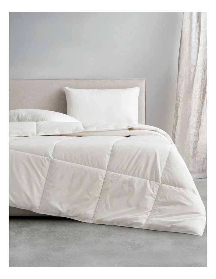 Australian Wool Washable Medium Quilt in Pure White image 5