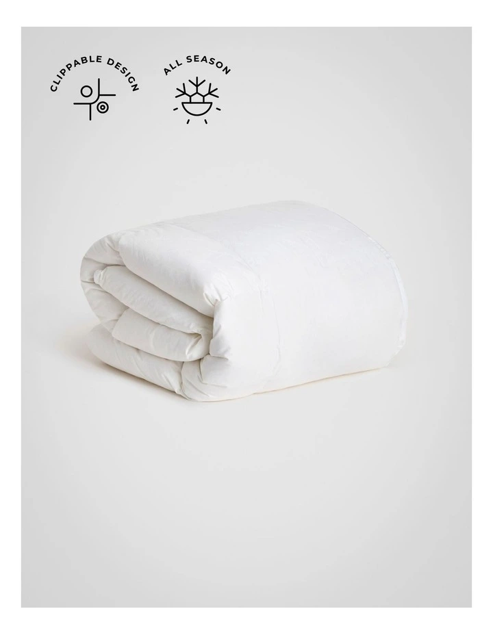 Ultimate Dream 75/25 Medium Quilt in Pure White image 2