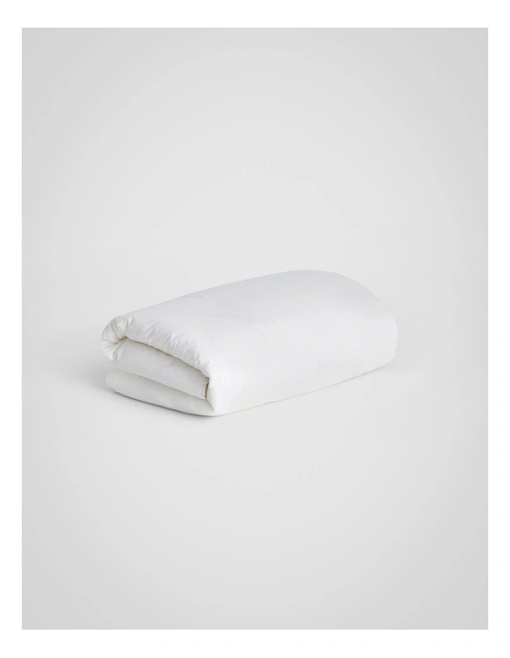 Deluxe Dream Light Half Quilt in Pure White image 2