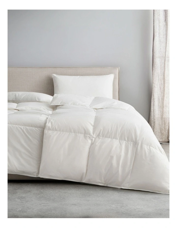 Deluxe Dream Feather and Down Light Half Quilt in Pure White image 3