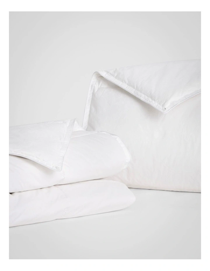 Deluxe Dream Feather and Down Light Half Quilt in Pure White image 4
