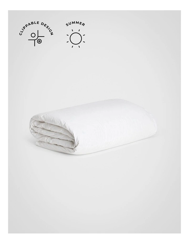 Deluxe Dream Feather and Down Light Quilt in Pure White image 2