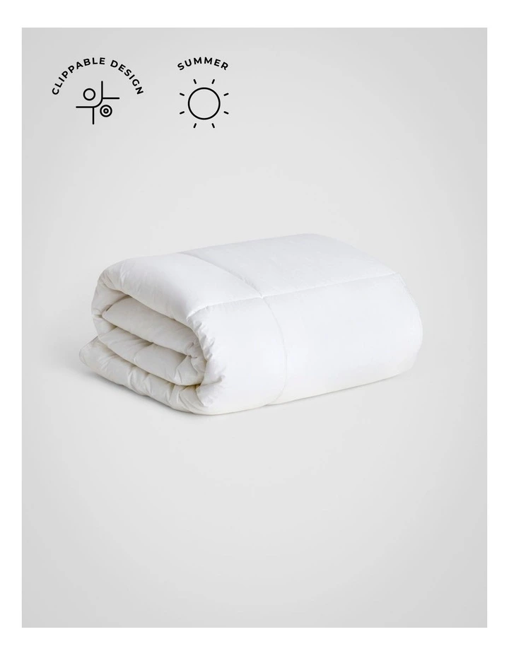 Deluxe Dream Light Quilt in Pure White image 2