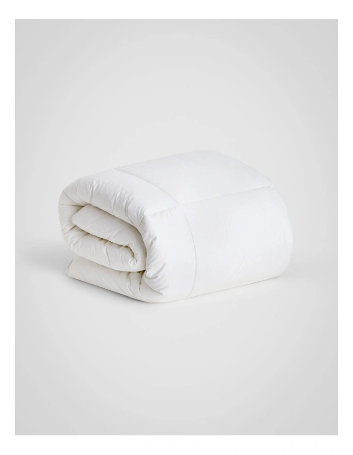 Deluxe Dream Medium Quilt in Pure White image 2