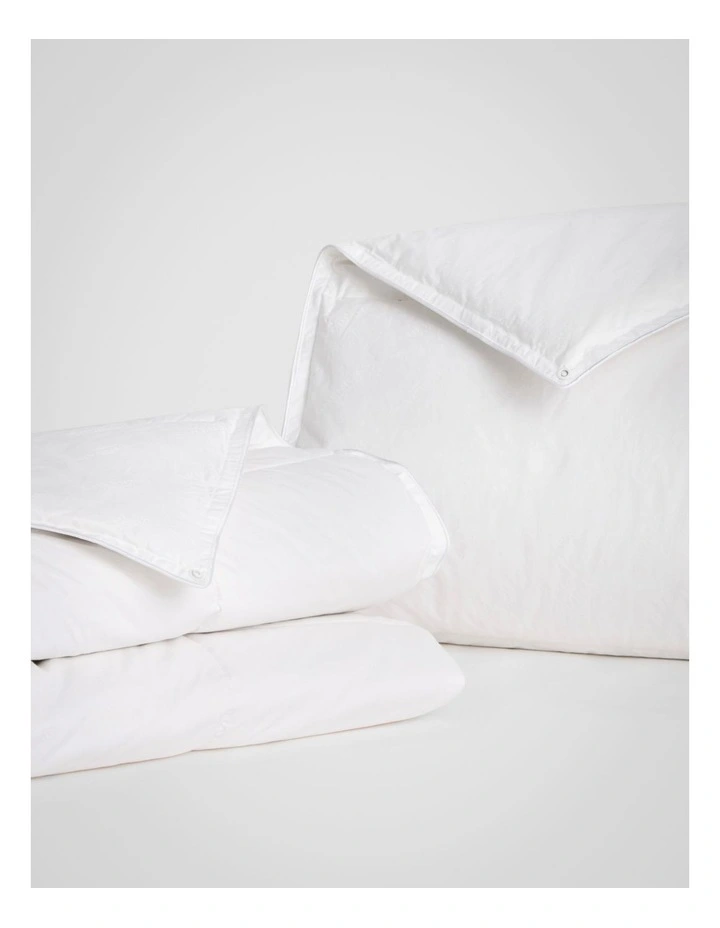 Deluxe Dream Medium Feather and Down Quilt in Pure White image 6