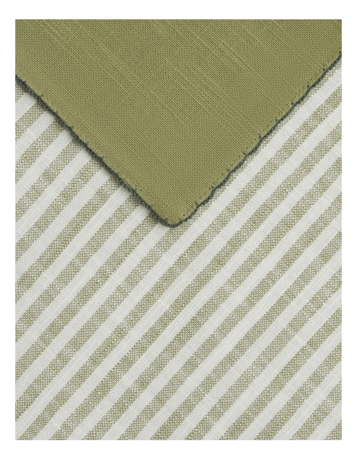 Vina Placemat Two Pack In Garden image 2