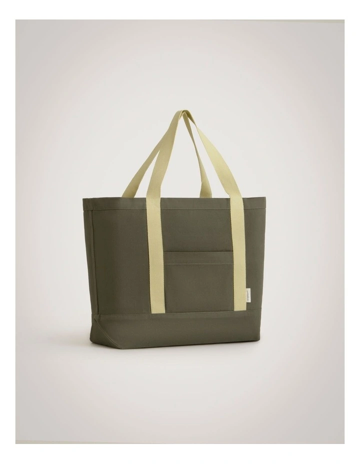 Palmes Tote Bag in Ivy image 1