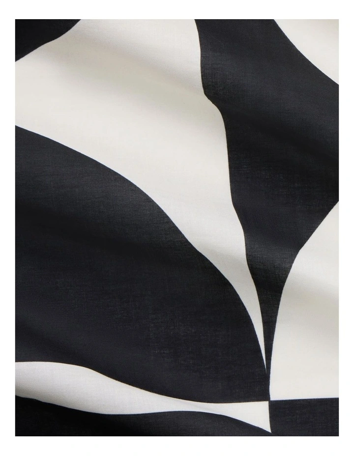 Polka Beach Sarong in Ebony image 2