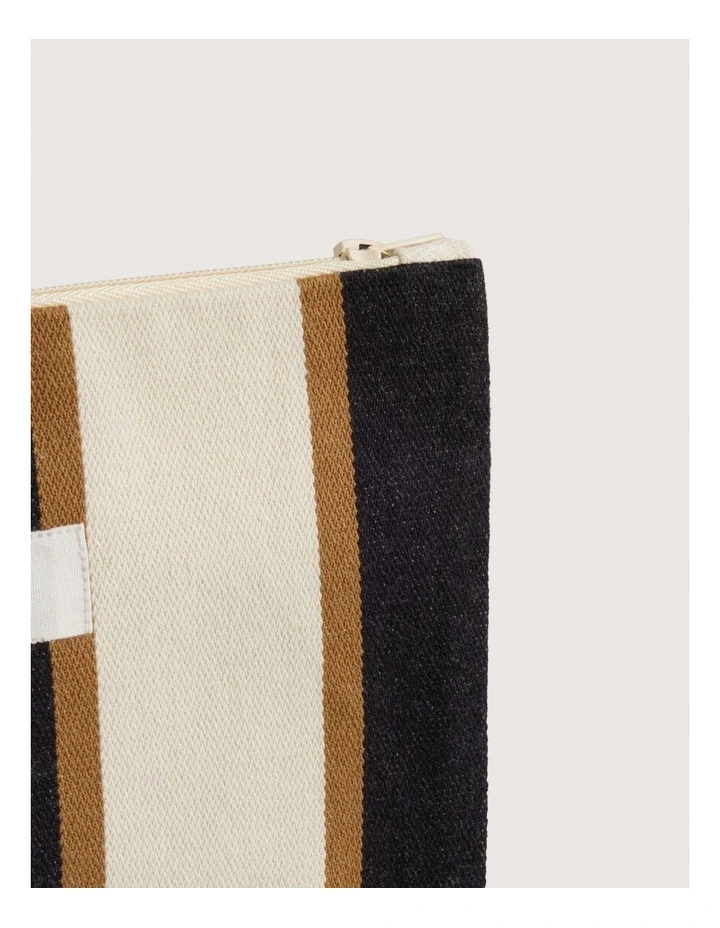 Seabreeze Pouch in Ebony image 2
