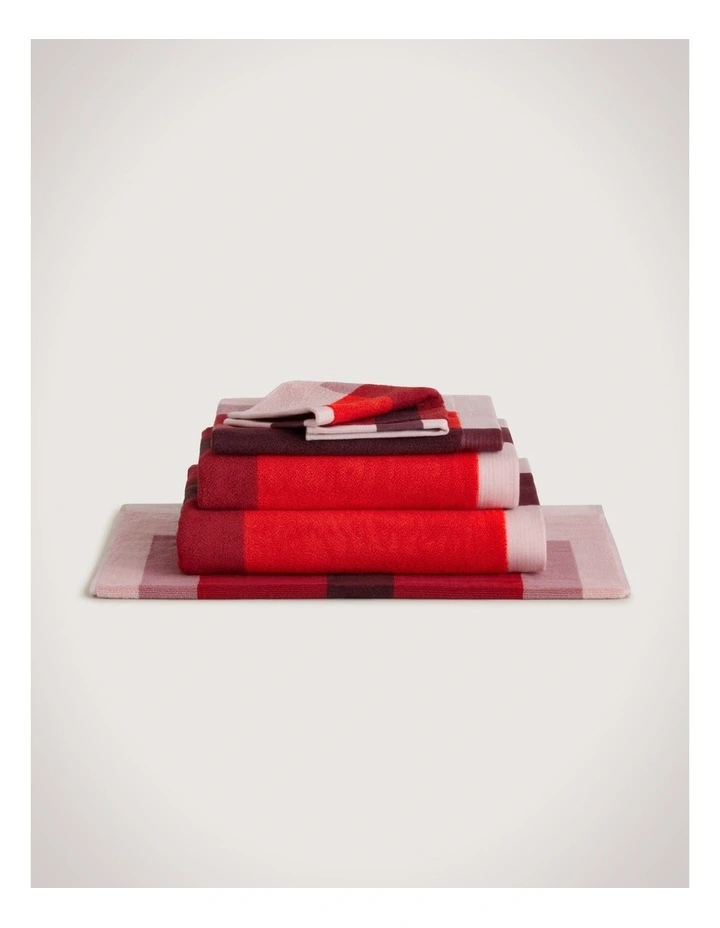 Lumen Towel Collection in Poppy image 1