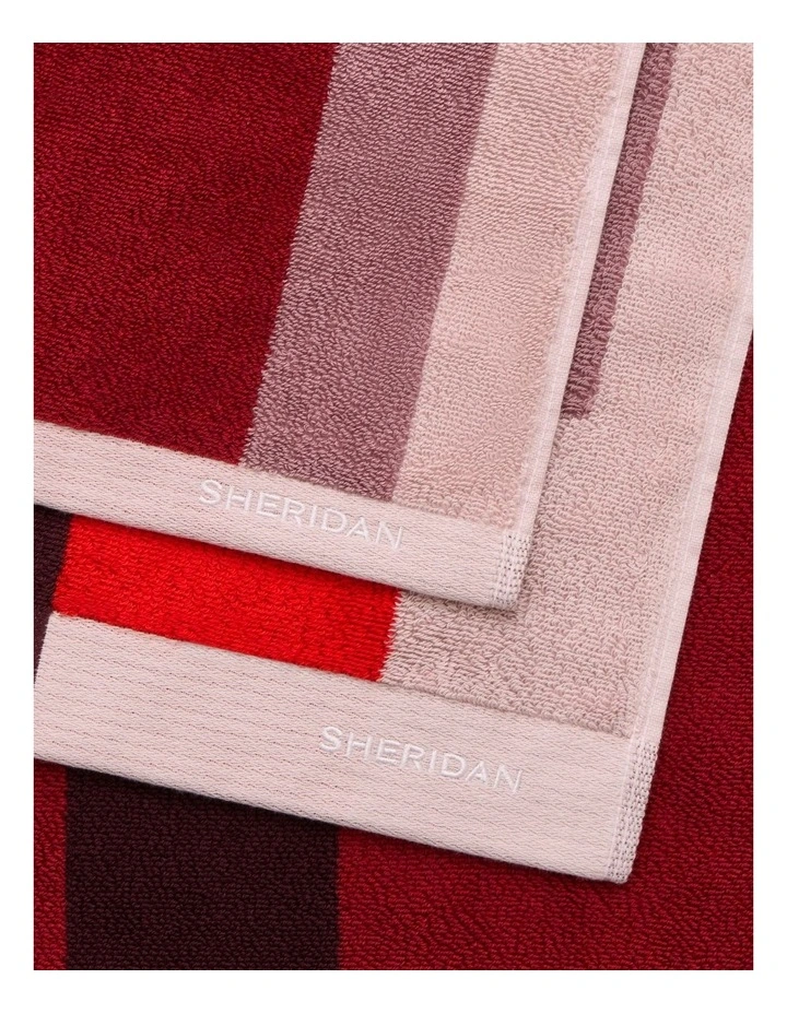 Lumen Towel Collection in Poppy image 2
