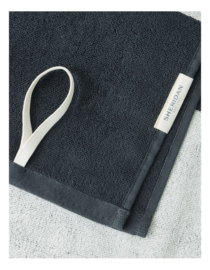 Trak Gym Towel in Eclipse image 2