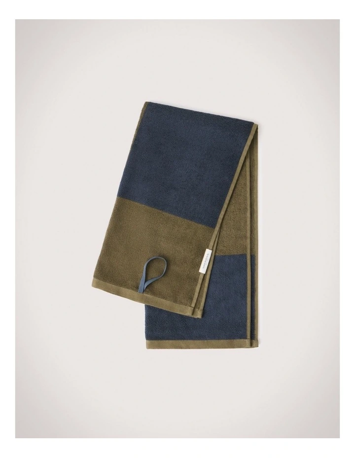 Trak Gym Towel in Green Olive image 1