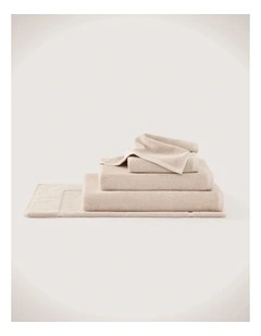 Calloway Towel Collection in Oatmeal