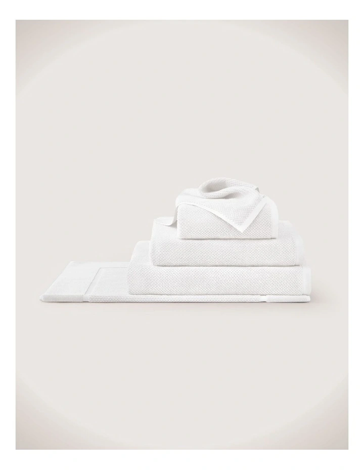 Calloway Towel Collection in White image 1