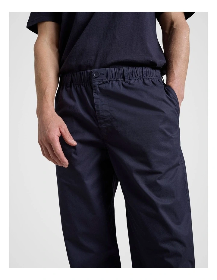 Cotton Poplin Pant in Navy image 4