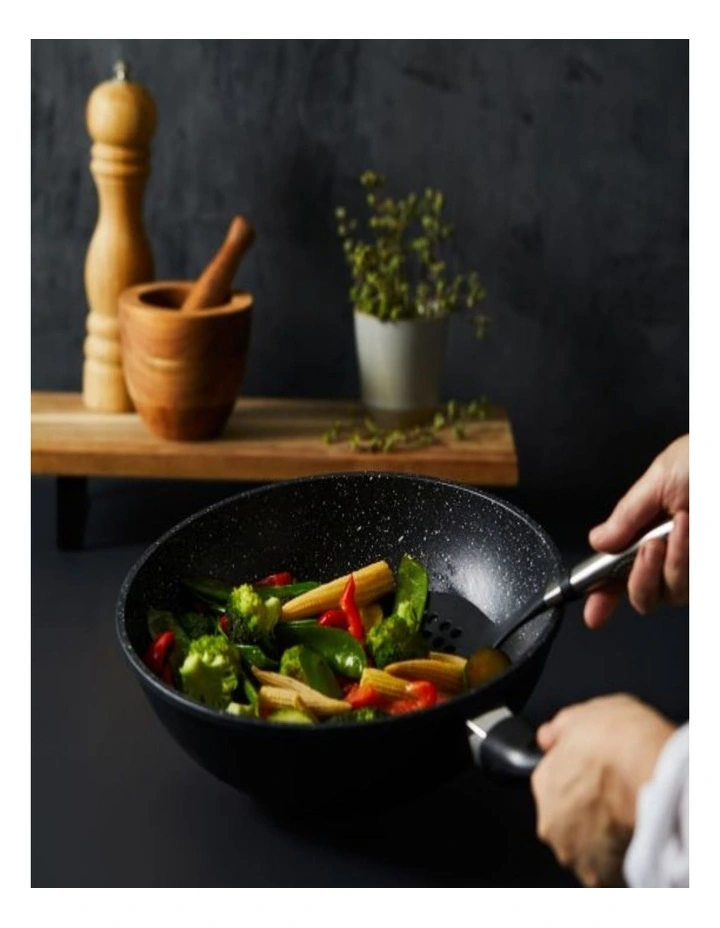 Baccarat STONE Wok With Lid 28cm image 2