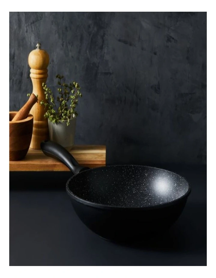 Baccarat STONE Wok With Lid 28cm image 3