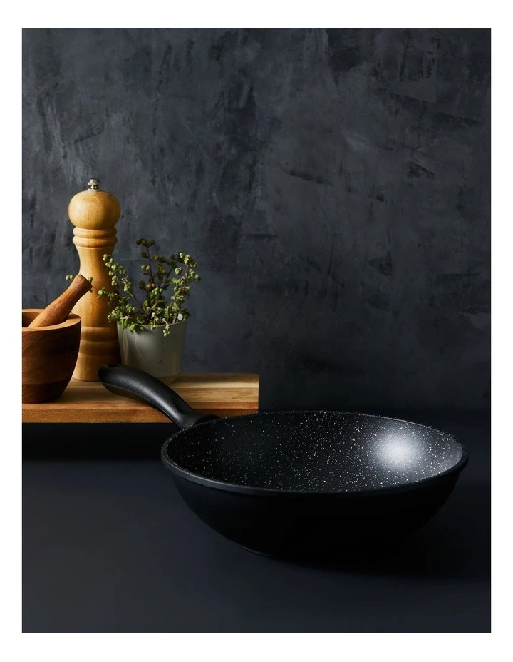 Baccarat STONE Wok With Lid 28cm image 4